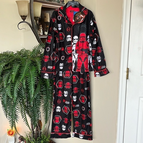 Brand New Disney 2-Piece Star Wars Storm Trooper Pajama Set Long Sleepwear - Picture 1 of 14